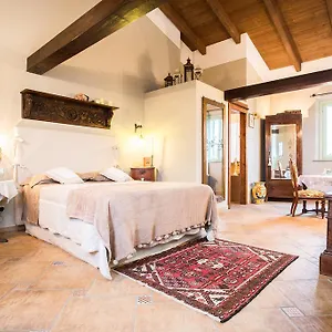  Bed & Breakfast Antico Casale